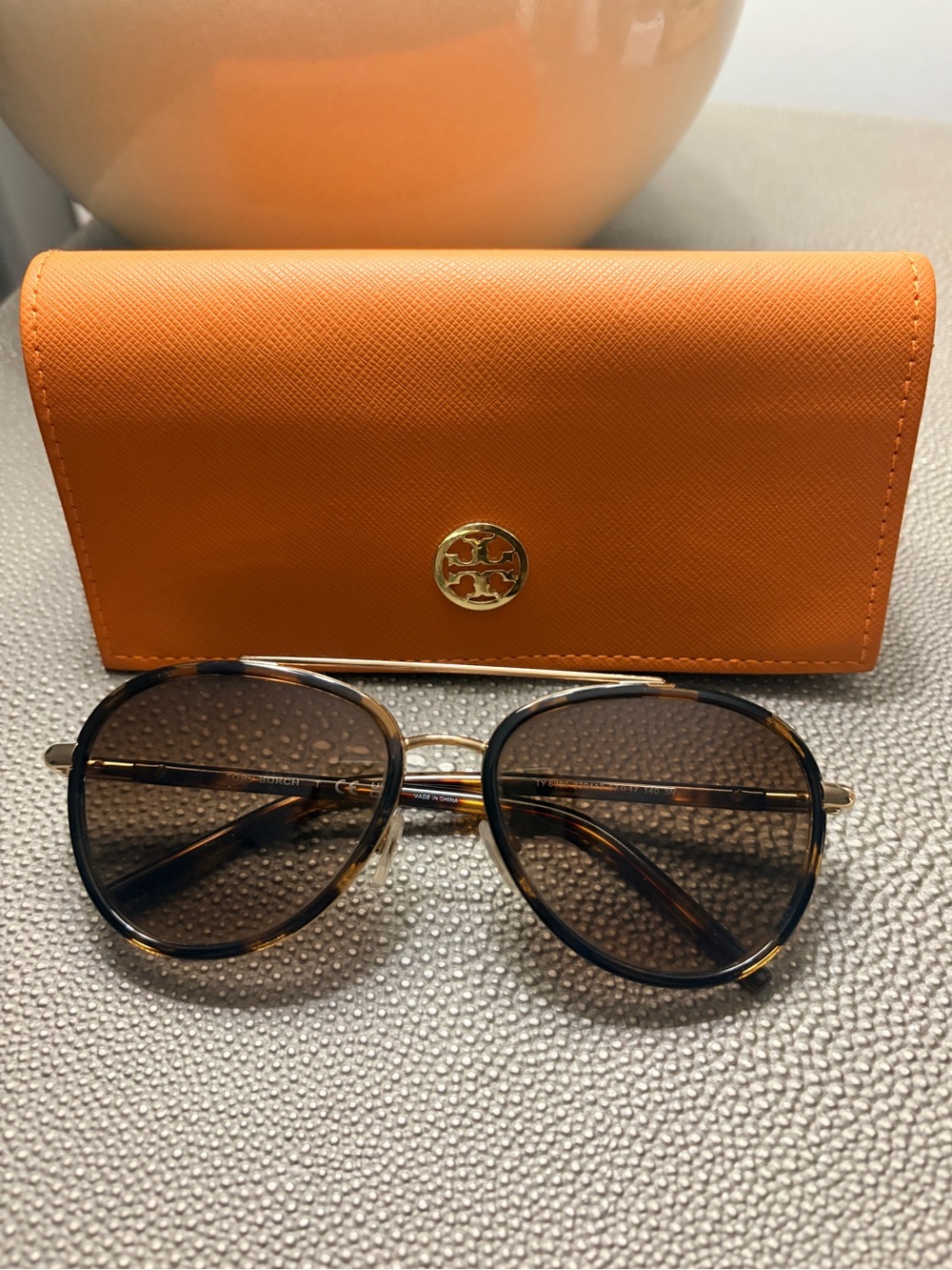 Tory Burch Orange Sunglasses Case with Brown Tortoiseshell Aviator Sunglasses